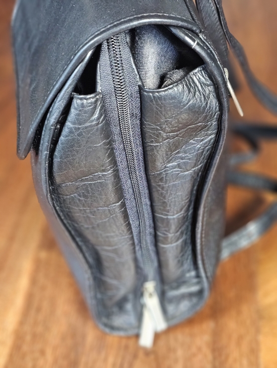 Vintage Wilson Leather Backpack in Black main image 9